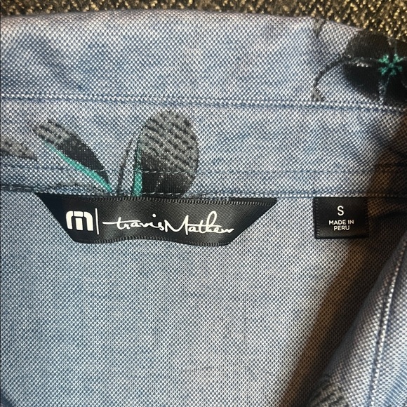 Travis Mathew Denim Blue Golf Polo with Floral Print sz S Silver Tip Resort Logo - Picture 2 of 11